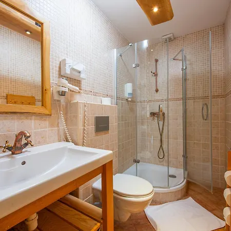 Pinius By Pieris Pribilina