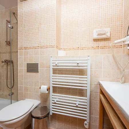 Pinius By Pieris Pribilina