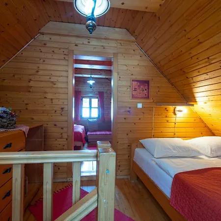 Pinius By Pieris Vendégház 3*