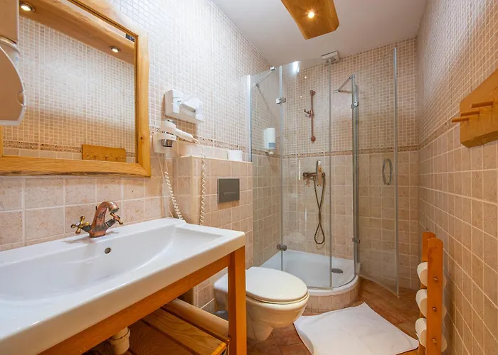 Pinius By Pieris 普利比利那