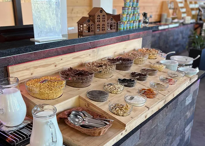 招待所 Pinius By Pieris 3*