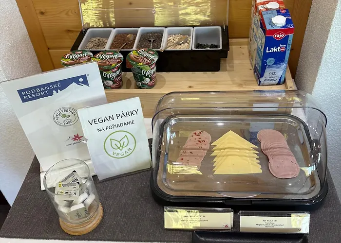 招待所 Pinius By Pieris 普利比利那